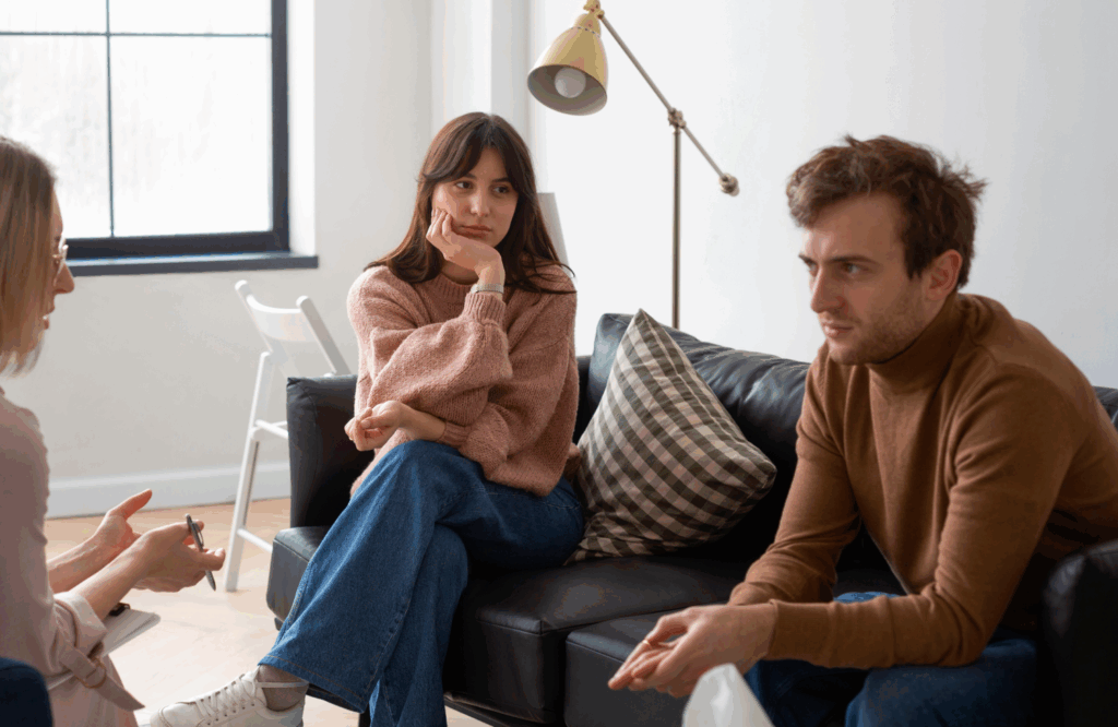 É necessário sentar com seu parceiro e ter uma conversa franca. Diga exatamente o que espera desse relacionamento e pergunte o que ele espera também. O que está bom? O que precisa ser mudado? O que pode ficar melhor ainda?